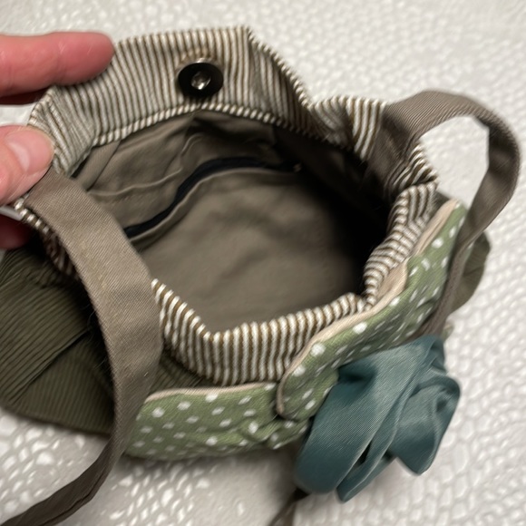 Handcrafted pretty khaki corduroy flower purse NEW! - Picture 4 of 4